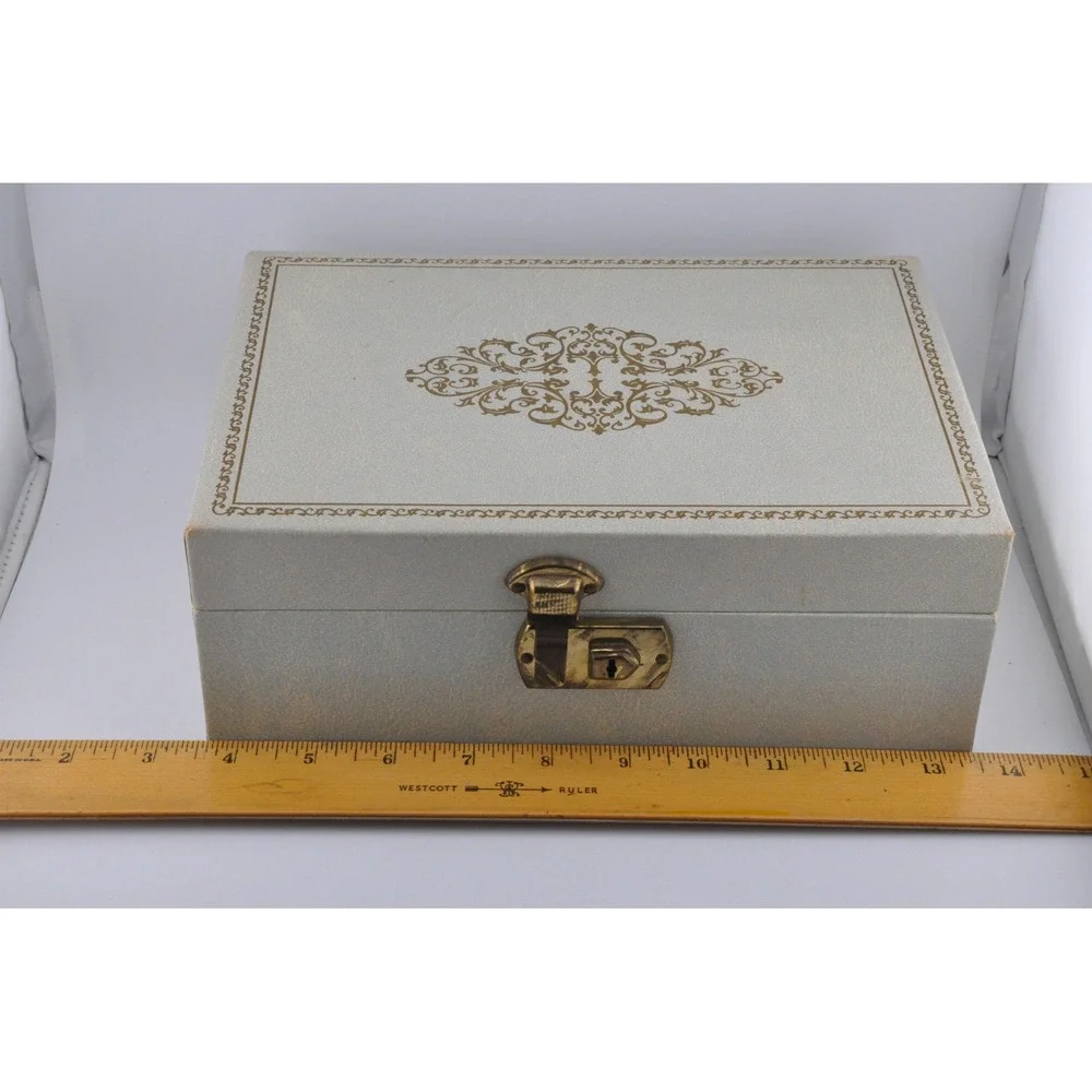 N/A vintage jewelry
